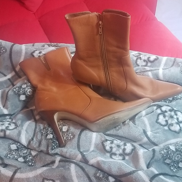 Shoes - Bakers carmel size 10 boot